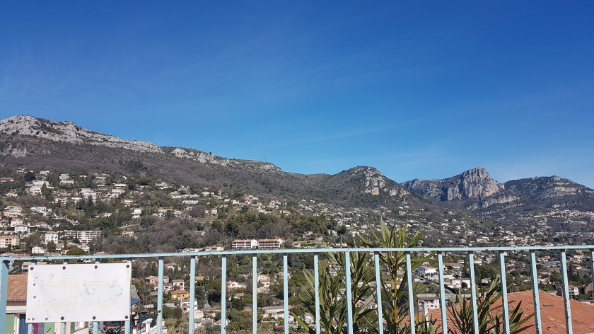 Les Baous - the 4 limestone plateaux overlooking Vence